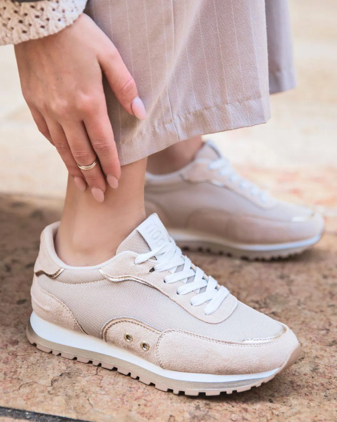 Online Casual Mode Basket femme à lacets - Louisa Beige