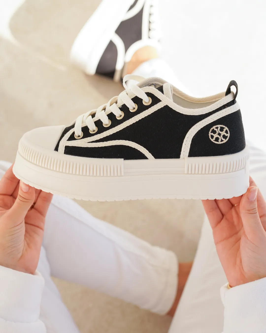 Hot Casual Mode Basket femme compensée e à lacets - Odette Noir