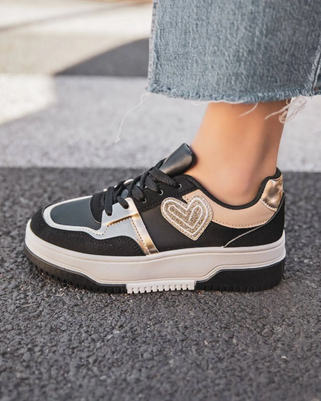Best Casual Mode Basket femme e cœur à lacets - Isabelle Noir