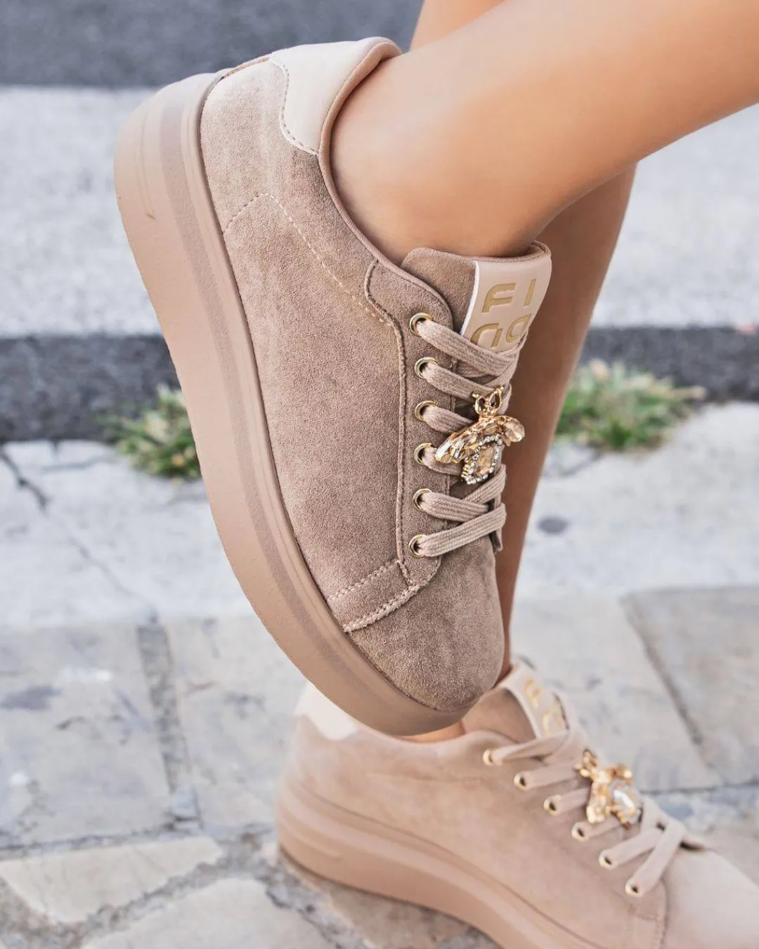 Fashion Casual Mode Basket femme taupe à lacets - Éléna Beige