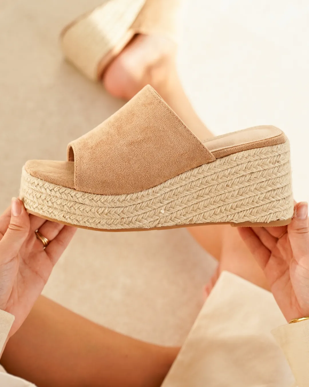 Outlet Casual Mode Sandale femme compensée - Pascale Taupe